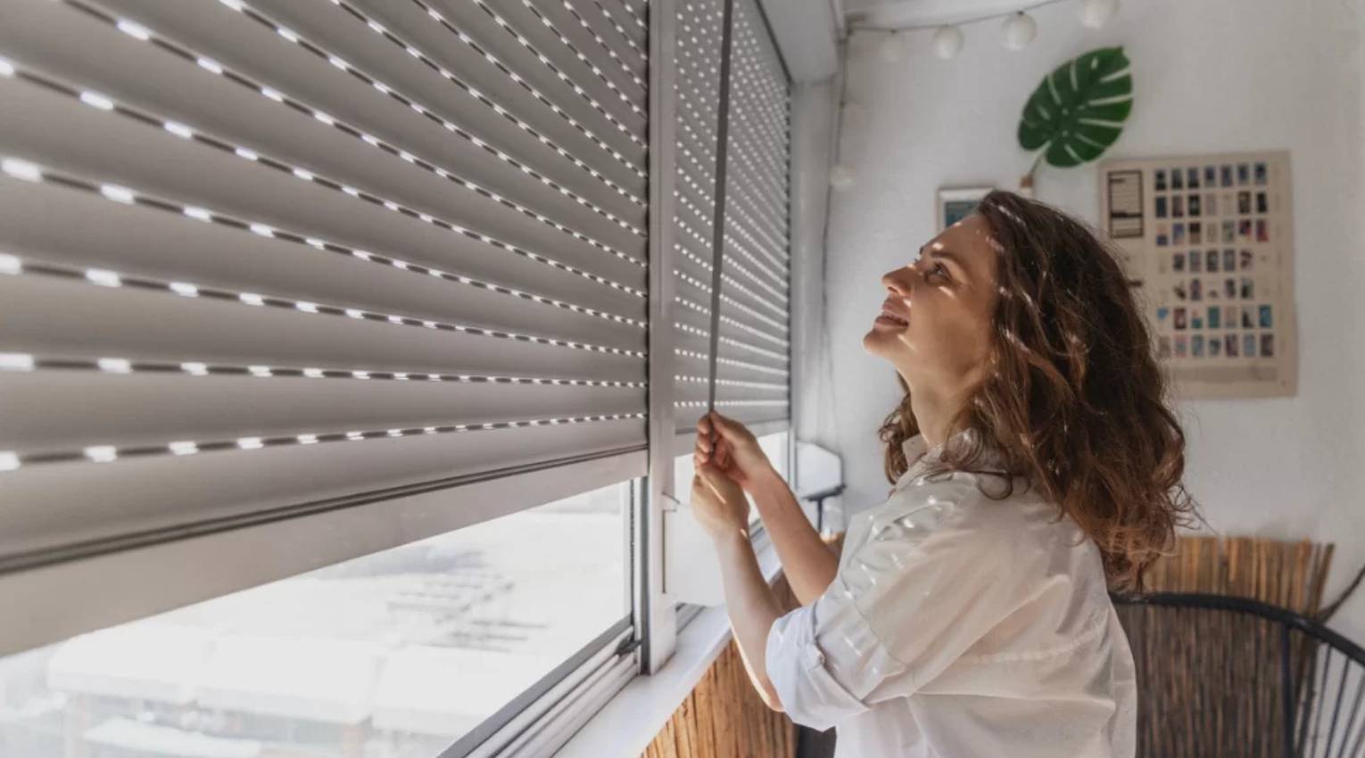 Manual roll-down shutters home protection shutters